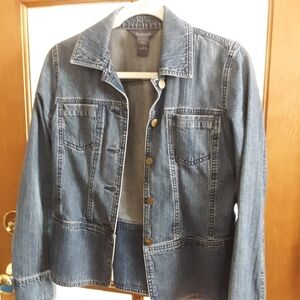 Women's Blue Denim Jacket. Van Heusen Size S. Has a slight flare